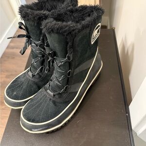 Sorel Black and Gray Winter Boots